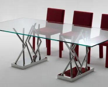 Tavolo con piano in cristallo e gambe in acciaio lucido SA07 Laura Meroni
