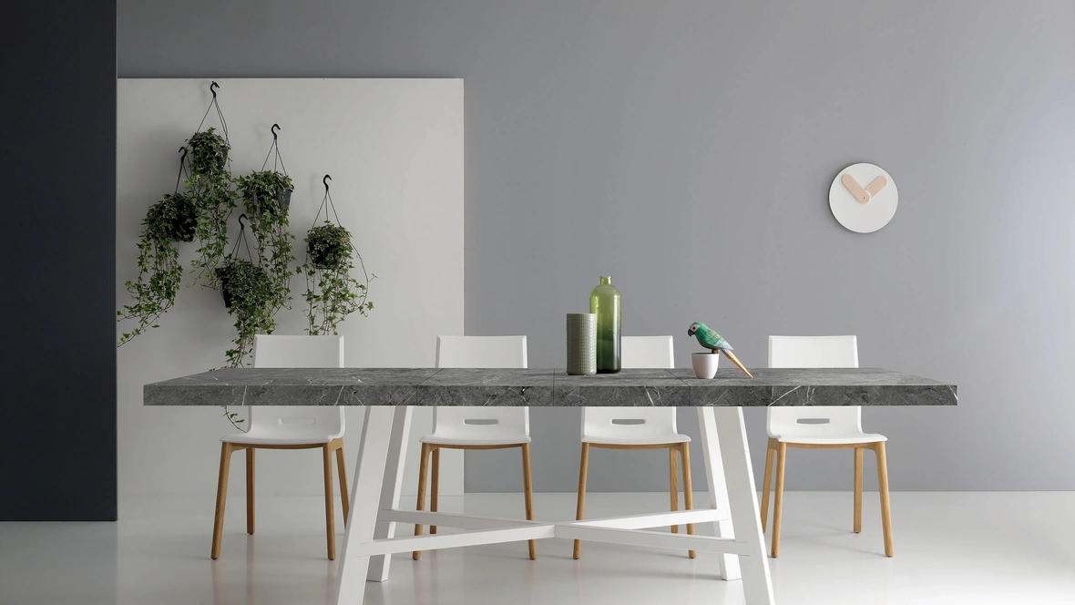 Tavolo Thor Allungabile con piano in laminato effetto marmo di Pointhouse