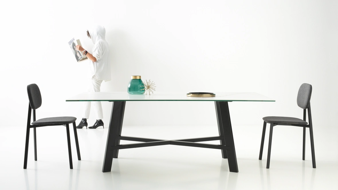 Tavolo Thor Fisso con piano in vetro ceramica marmo statuario di Pointhouse