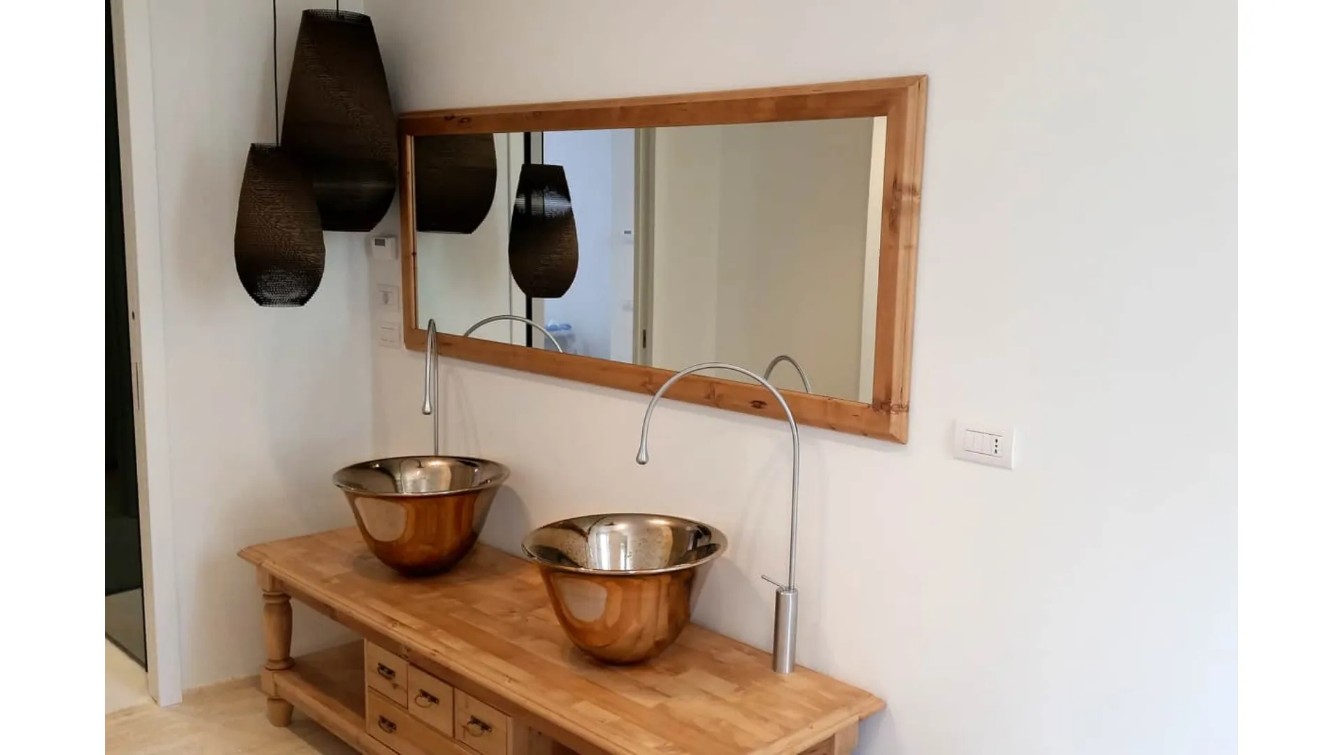 Arredo bagno su misura in legno