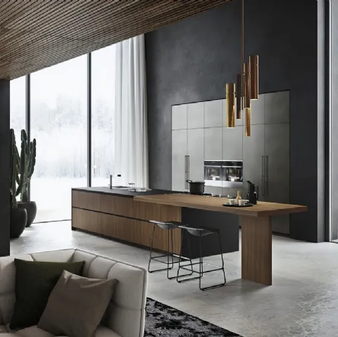 Cucina Design Sistema 22 Ambiente 06 in laccato metallescente e noce canaletto di Alta Cucine