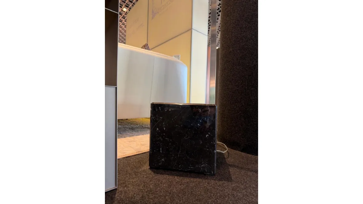 lampada Raduga di Cattelan