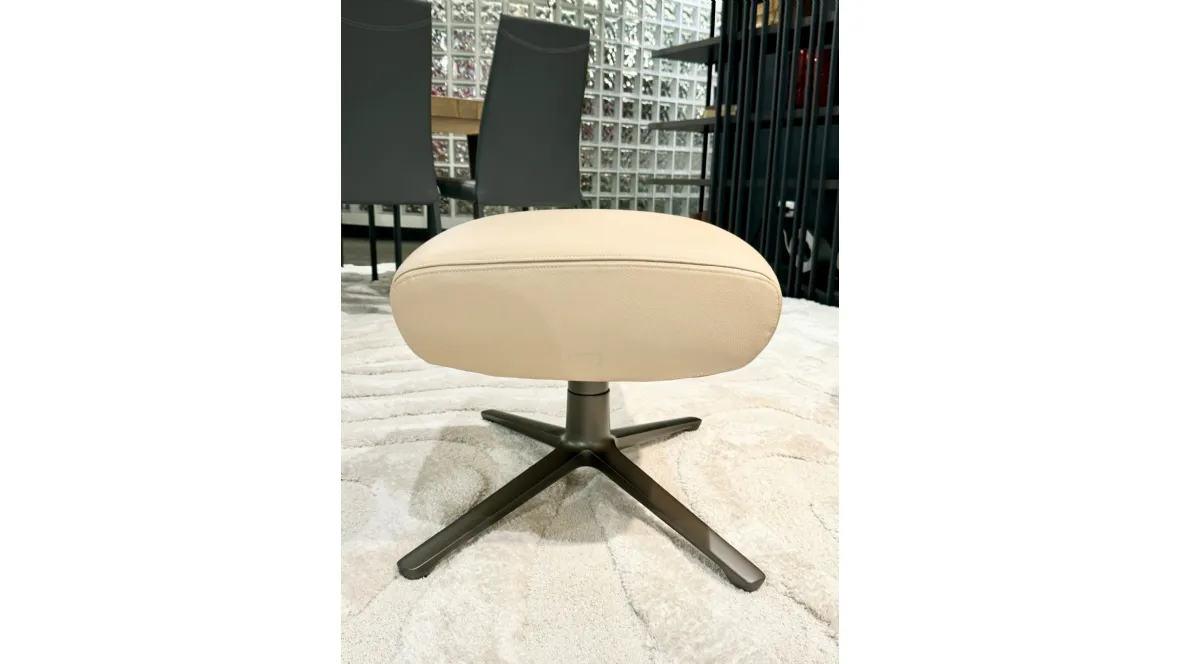 poltrona Jay Lounge girevole con pouf