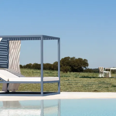 Gazebo con sdraio in metallo Daybed di Gandia Blasco