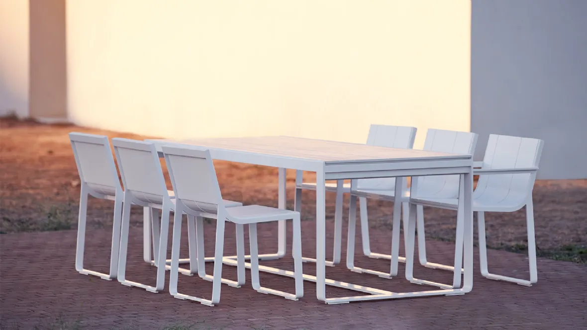 Tavolo e Sedia Flat Dining di Gandia Blasco