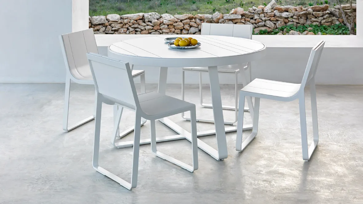 Tavolo e Sedia Flat Dining di Gandia Blasco