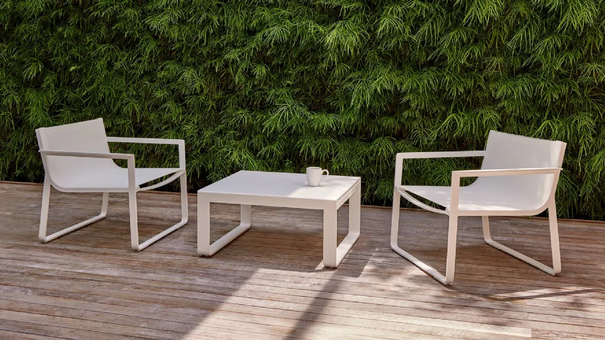 Poltroncina Flat in tessuto e alluminio di Gandia Blasco
