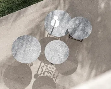 Tavolino da esterno in pietra con base in metallo Mesh Outdoor di Flexteam