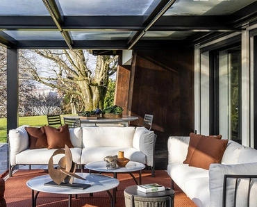 Divano Mirabell di Poltrona Frau