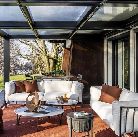 Divano Mirabell di Poltrona Frau