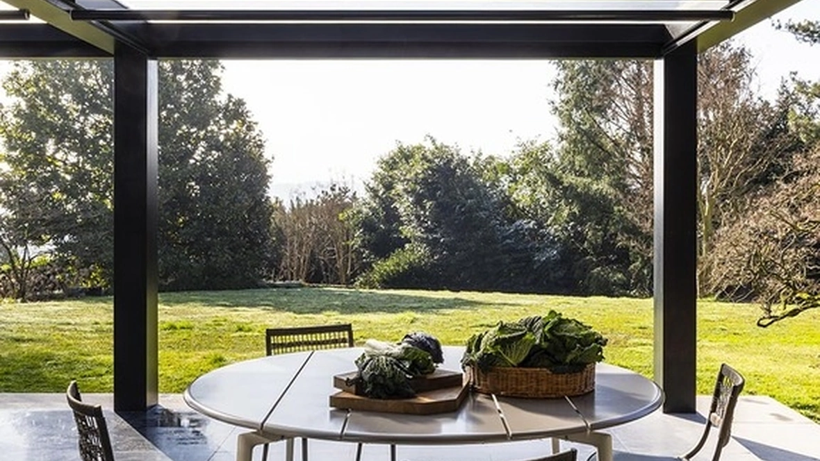 Sedia Solaria con intreccio in corda di Poltrona Frau