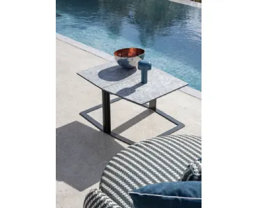 Tavolino da esterno in pietra con struttura in metallo Tablet Outdoor di Flexteam