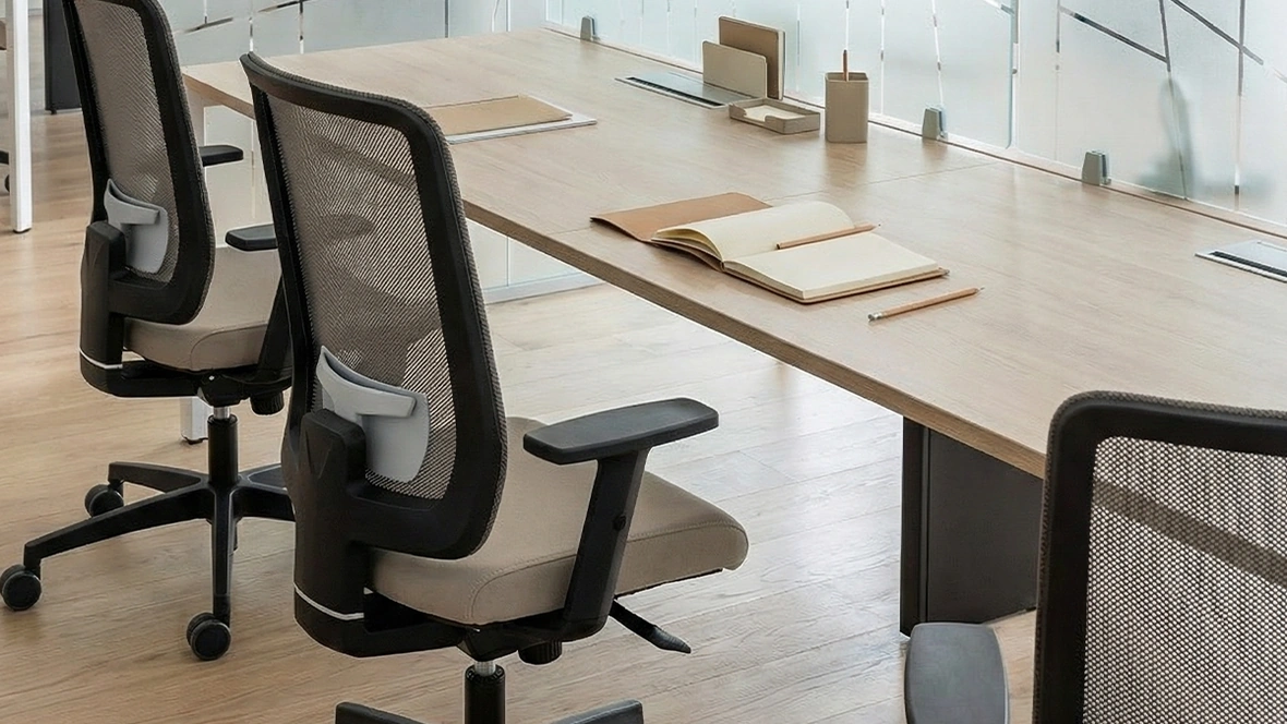 Seduta operativa Assia EV Advanced Swivel Chair di Vaghi