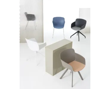 Seduta per ospiti versatile e leggera Libera Multipurpose Chair di Vaghi