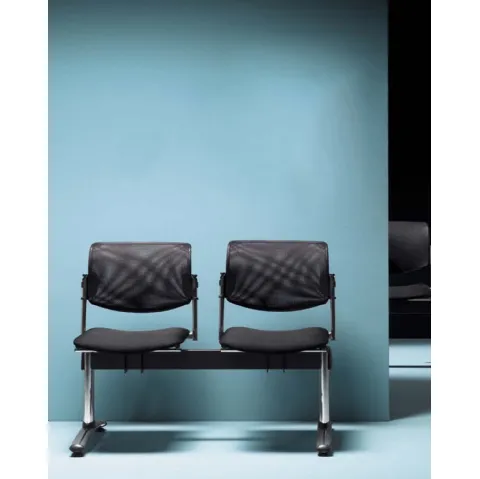 Seduta da attesa essenziale e leggera Linea R Bench di Vaghi