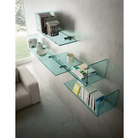 Libreria Rialto L formata da mensole componibili a piacere in vetro trasparente di Fiam